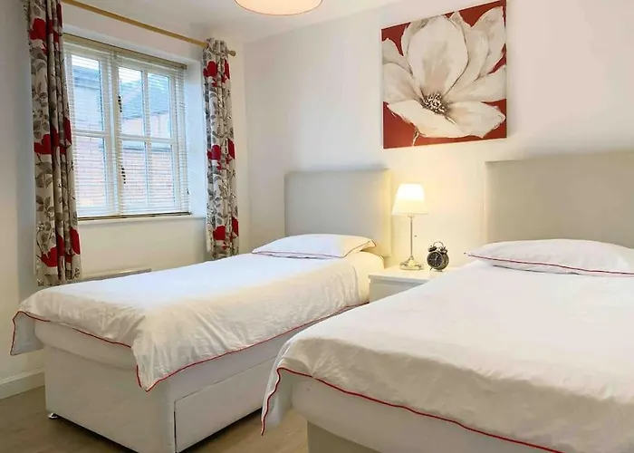 Central Stylish 2Bedroom Apt With Free Parking