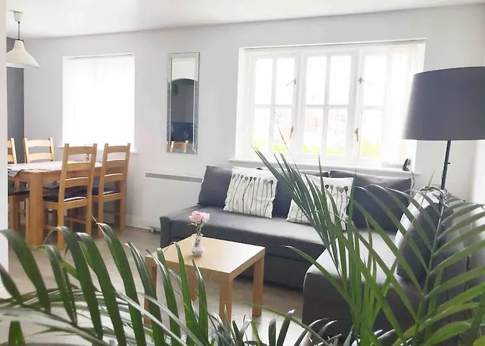 Central Stylish 2Bedroom Apt With Free Parking