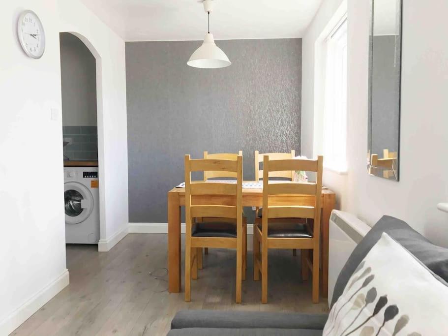 Stylish 2bedroom With Free Parking Apartment