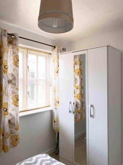 Stylish 2bedroom With Free Parking Apartment *